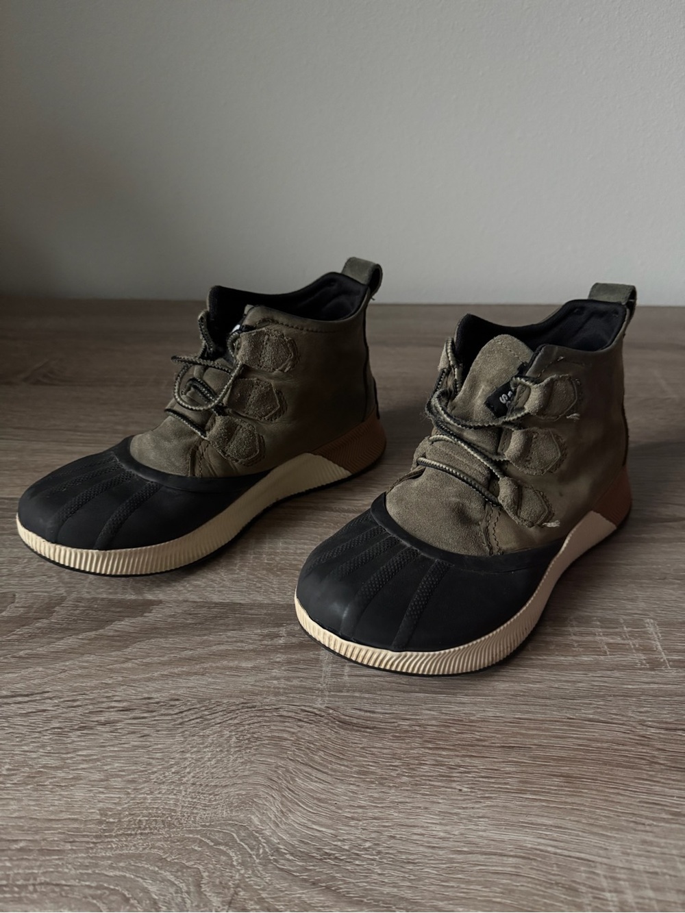 Sorel Out N About Duck Boots Women's Size 8 Olive Suede Waterproof Ankle Boots - Picture 1 of 5